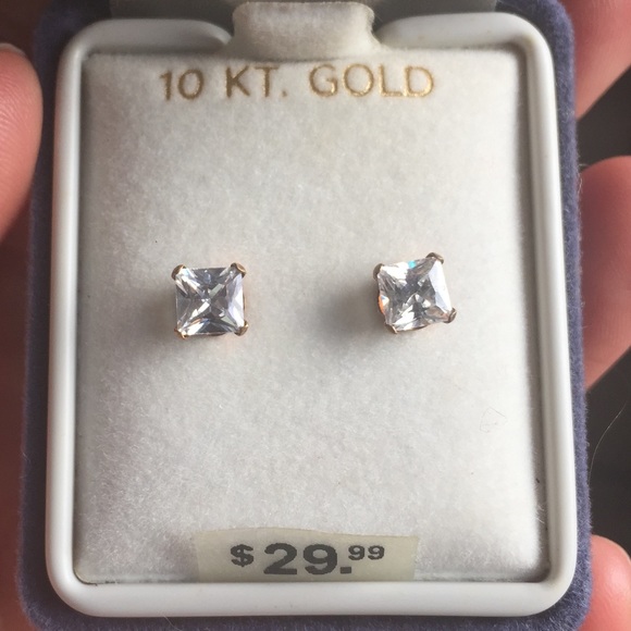 Jewelry - Diamond earrings